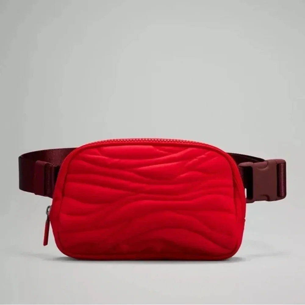 🆕🇨🇦 Lululemon Team Canada Everywhere Belt Bag Crimson Red Merlot